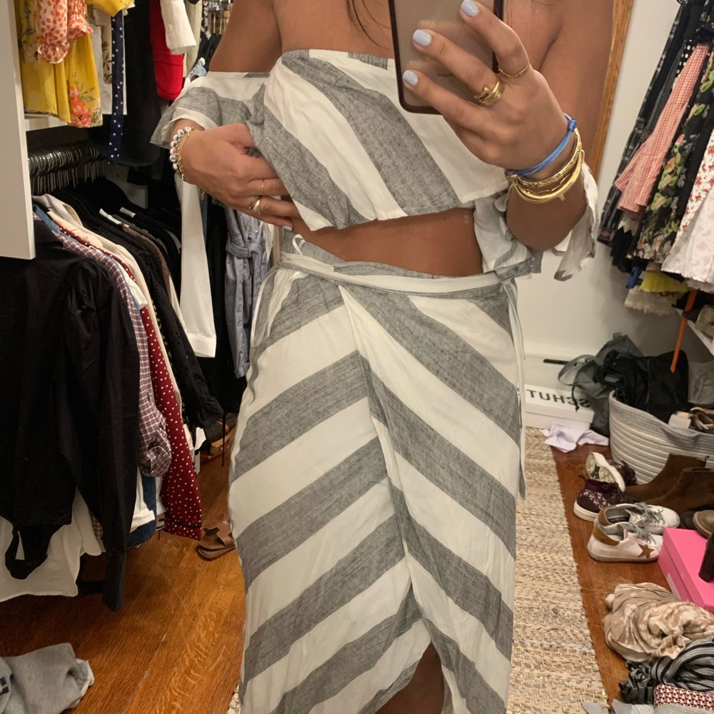 Two piece set - Picture 2 of 6